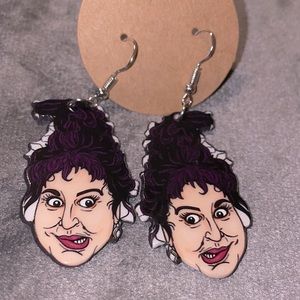 Mary Sanderson Sister Disney Hokus Pokus Resin Pierced Earrings